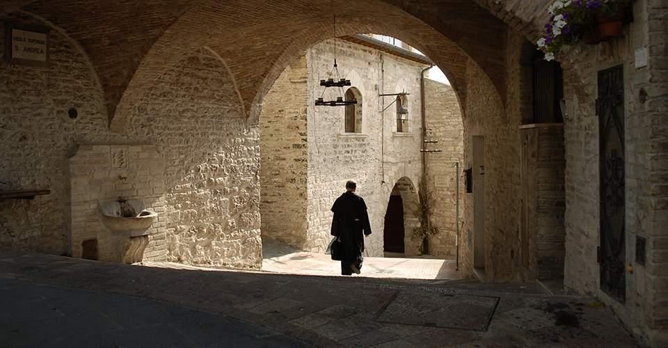 Prete in Assisi